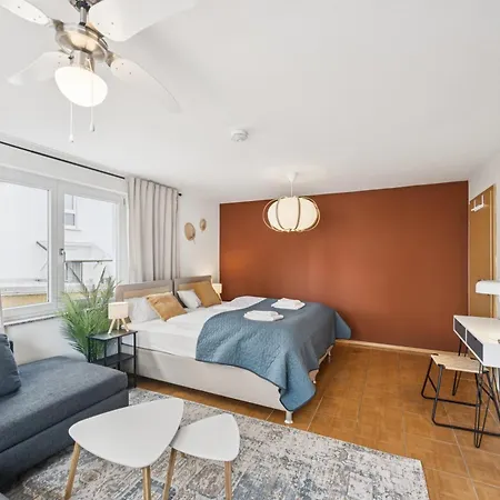 Kaiserstuhl Oase - 4br, Kueche, Tv's, Waschtrockner, Innenhof *