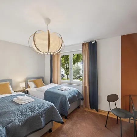 Kaiserstuhl Oase - 4br, Kueche, Tv's, Waschtrockner, Innenhof 恩丁根